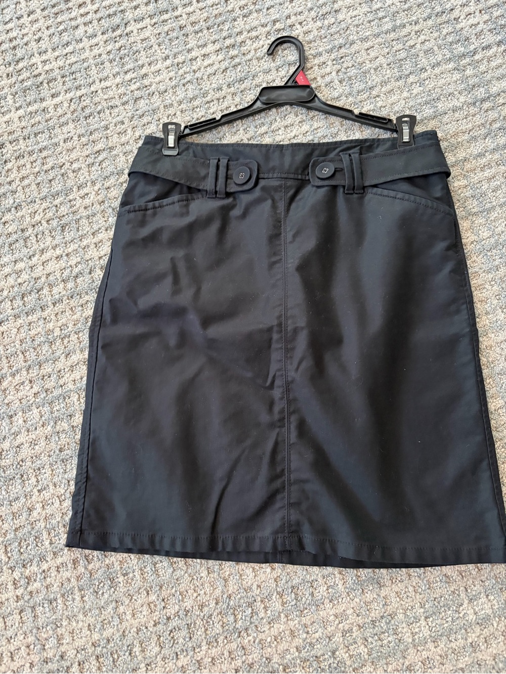 Ann Taylor Black Pencil Skirt with Nice Detailed Buttoned Waistband EUC